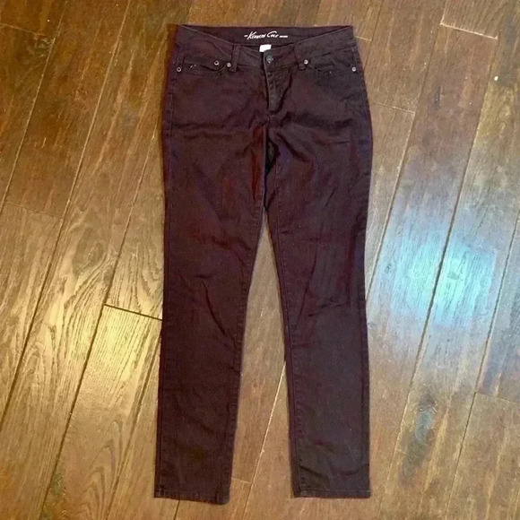 Kenneth Cole maroon skinny jeans - Picture 1 of 5